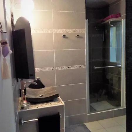 Couette-café Les Coronilles Beaucaire (Gard)