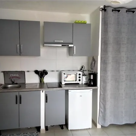 Les Coronilles 4* بوكير