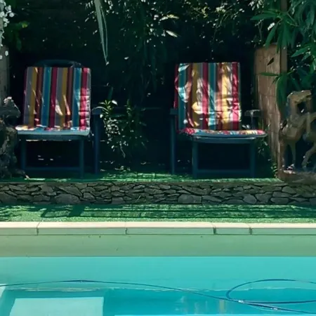 Les Coronilles فندق مبيت وإفطار