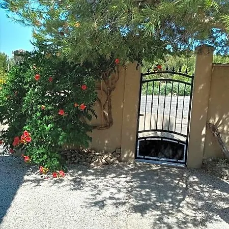 Les Coronilles Couette-café Beaucaire (Gard)