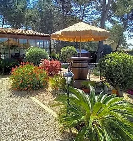 Les Coronilles Couette-café 4*