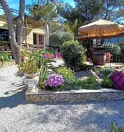 B&B Les Coronilles 보케르